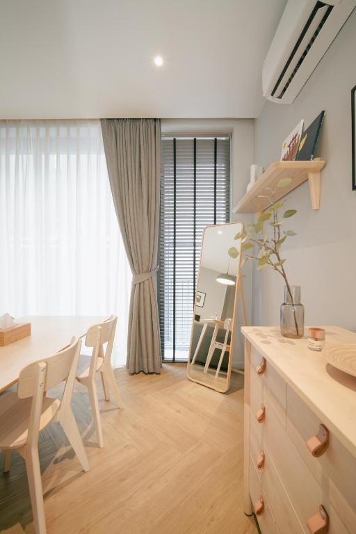 TV a/nebo společenská místnost v ubytování humble abode Bangkok Vacation Home