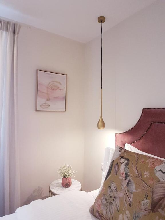 Łóżko lub łóżka w pokoju w obiekcie Sole e Luna Studio · Corfu Old Town