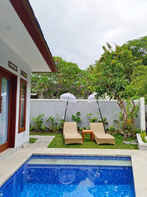 Bazén v ubytování Coco Heaven Senggigi - 2 BR Private Villa with Private Pool nebo v jeho okolí