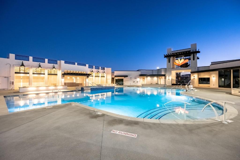 The Piers at Desert Color Combo 43 and 47, St. Updated 2022