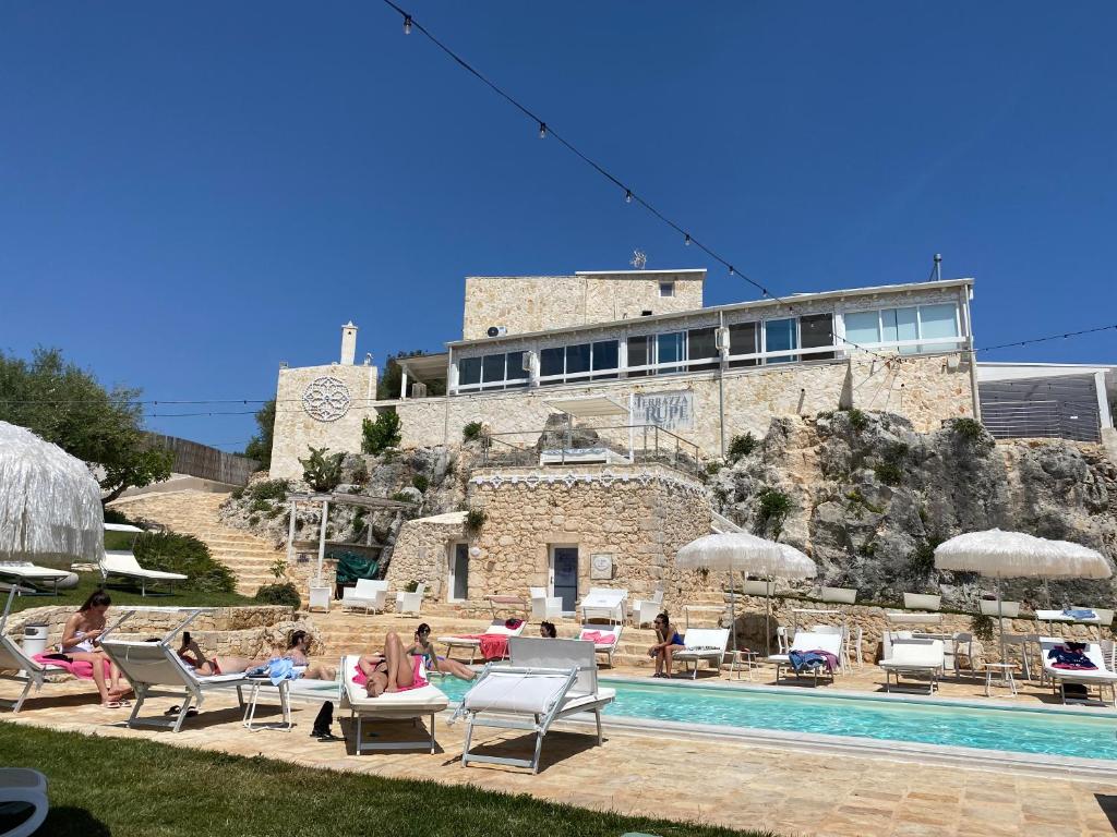 Bazén v ubytování La Terrazza Sulla Rupe Relais nebo v jeho okolí
