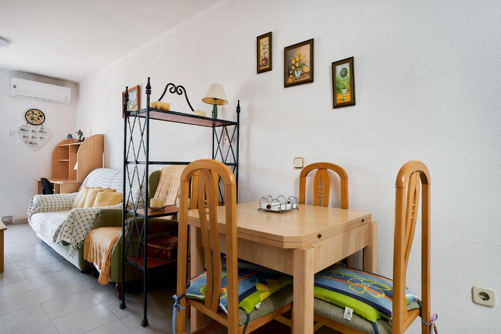 A bed or beds in a room at Espanhouse Olga apartment