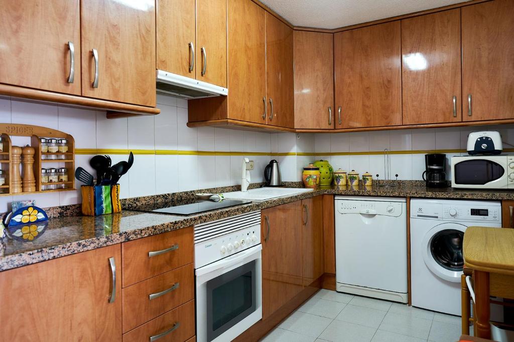 A kitchen or kitchenette at Espanhouse Olga apartment