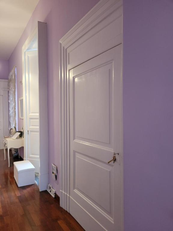 Postel nebo postele na pokoji v ubytování Caluga House