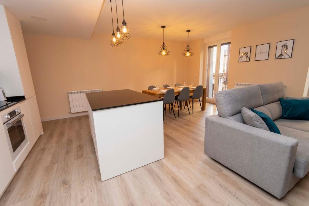 Espectacular piso en casco histórico-plaza Don Gutierre - 13