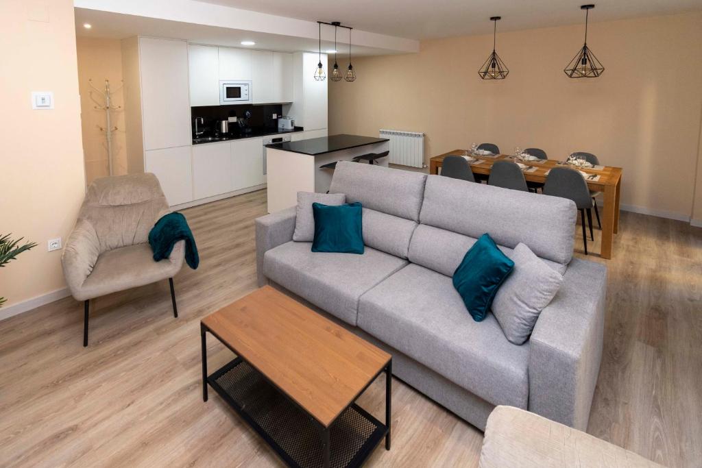 Espectacular piso en casco histórico-plaza Don Gutierre - 1