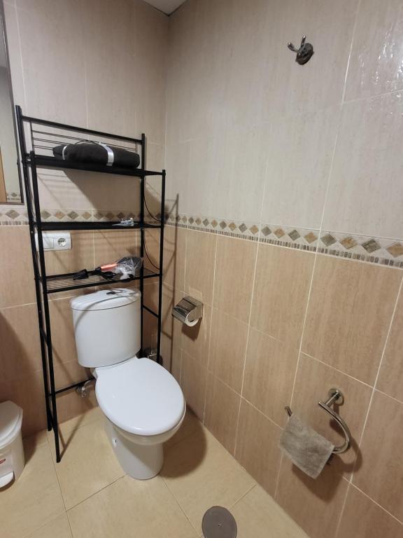 Kúpeľňa v ubytovaní ¡Apartamento cerca de la piscina en paraíso de Vera!