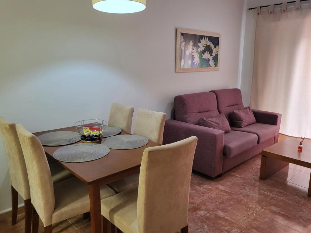 Posedenie v ubytovaní ¡Apartamento cerca de la piscina en paraíso de Vera!