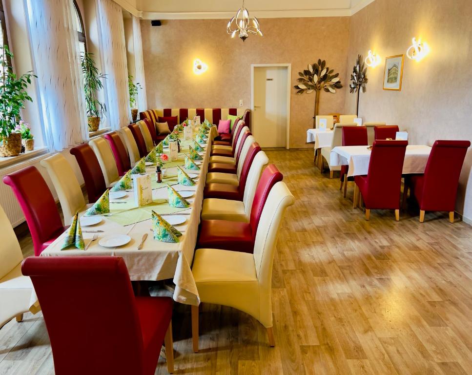 Posezení v ubytování Traditionsgasthaus Goldener Löwe Riesa Restaurant & Pension