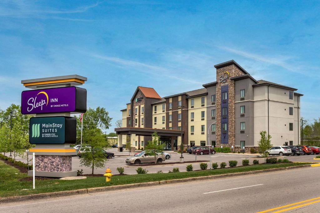 una rappresentazione dell'esterno di un hotel di Sleep Inn a Bowling Green