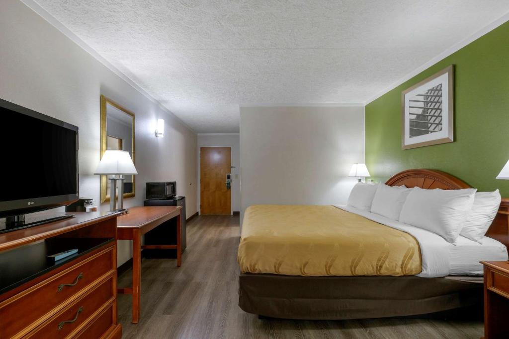 Quality Inn - Roxboro South - Camera King Efficiency - Accessibile/Non Fumatori