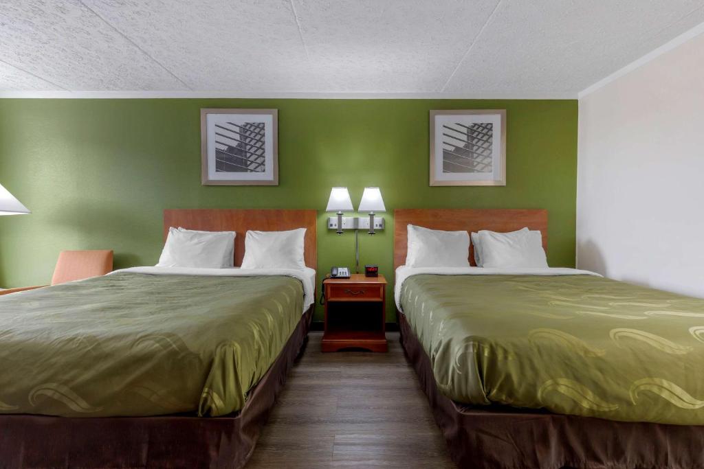 Quality Inn - Roxboro South - 效率大号床间 - 带两张大号床 - 禁烟