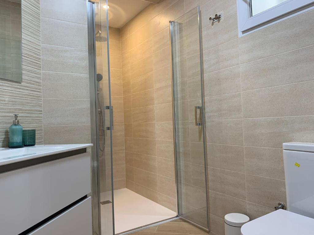 A bathroom at A Estrenar Preciosa Suite-Céntrico-Con Jardín y Porche