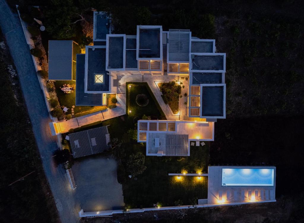 Piscina di Mikro Livadi Special Lodges - Has an Eco Salt water pool - 150m from the beach o nelle vicinanze