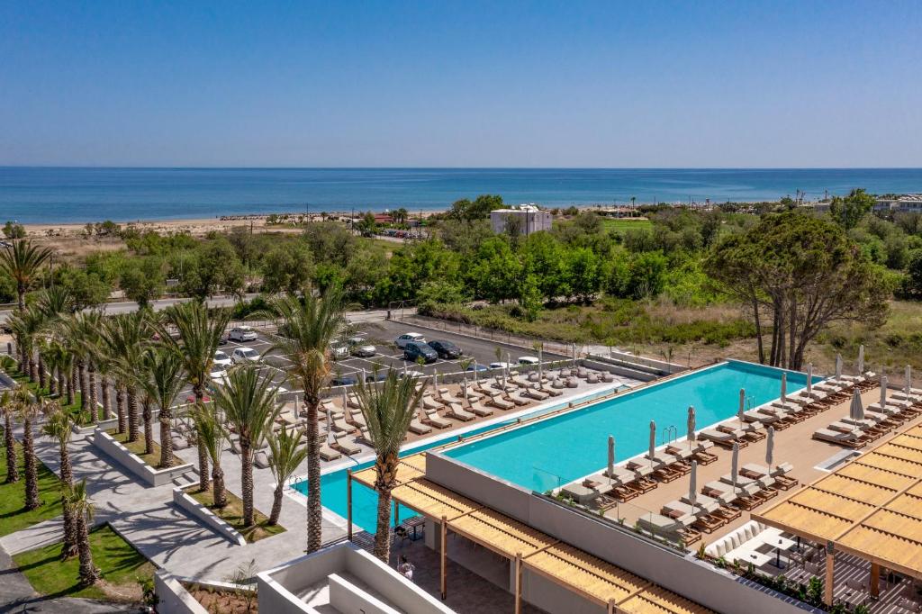 Bazén v ubytování Georgioupolis Suites & Aqua Park nebo v jeho okolí