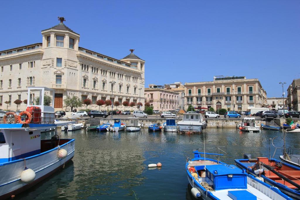 Zdjęcie z galerii obiektu La Finestra su Ortigia Luxury w Syrakuzach