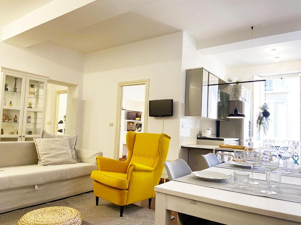 A television and/or entertainment centre at Wild Apartment