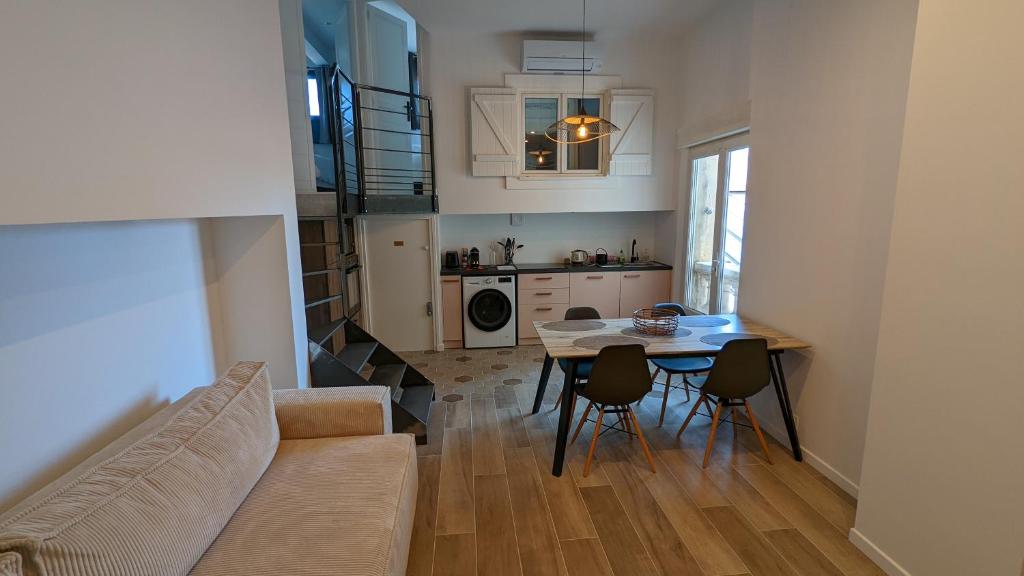 Posedenie v ubytovaní Appartement T3 , 650m du Palais des Festivals