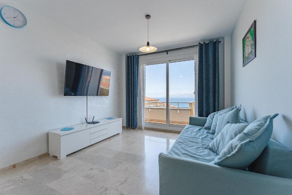 TV a/nebo společenská místnost v ubytování Santiago Astalavista sea view 4