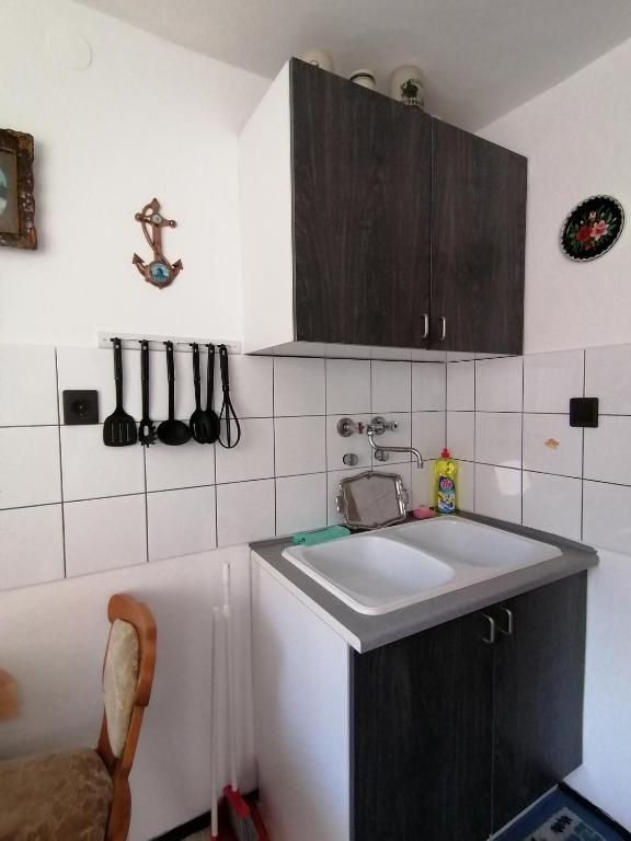 Kuchyň nebo kuchyňský kout v ubytování Ildikó Vendégház Hévíz