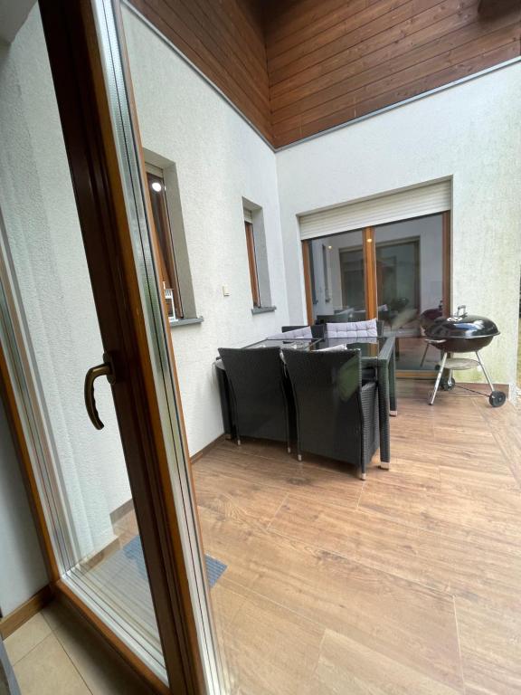 Fotografia z galérie ubytovania Apartament przy lesie v destinácii Chojno