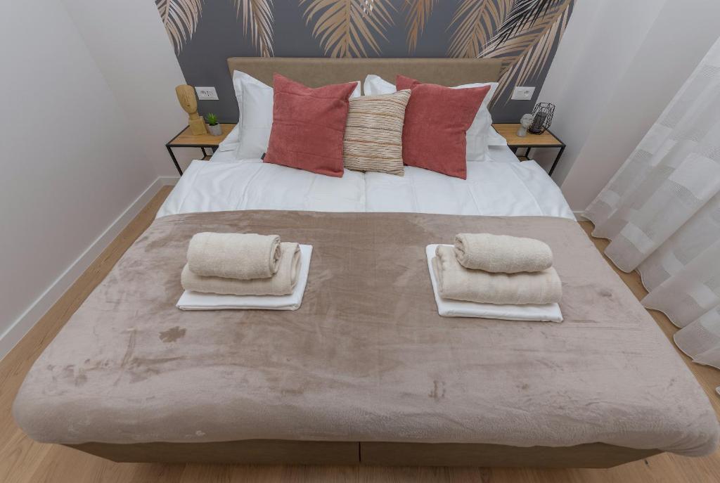 Posteľ alebo postele v izbe v ubytovaní Luxury Apartment See to Sea-Sea&City view