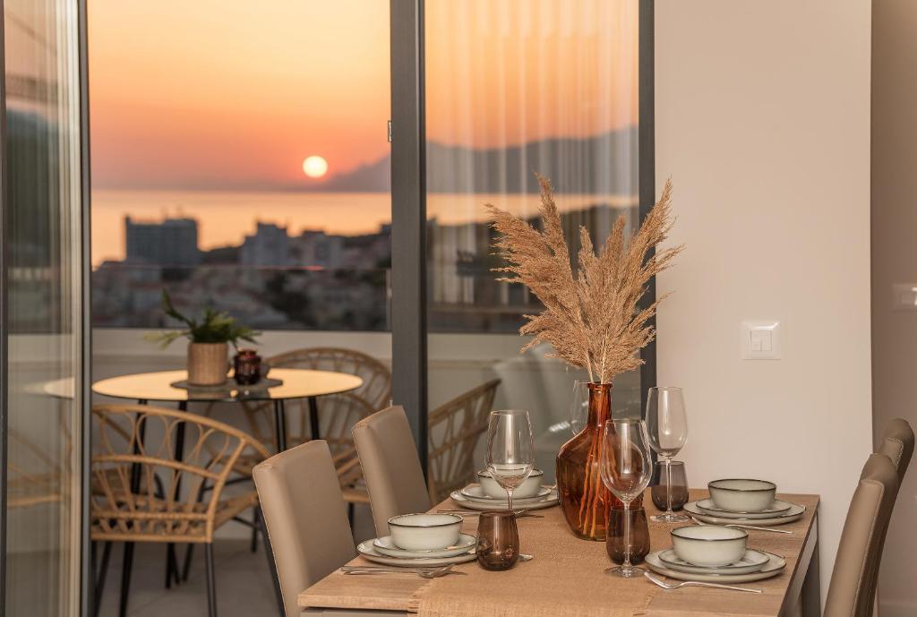 Fotografia z galérie ubytovania Luxury Apartment See to Sea-Sea&City view v destinácii Makarska