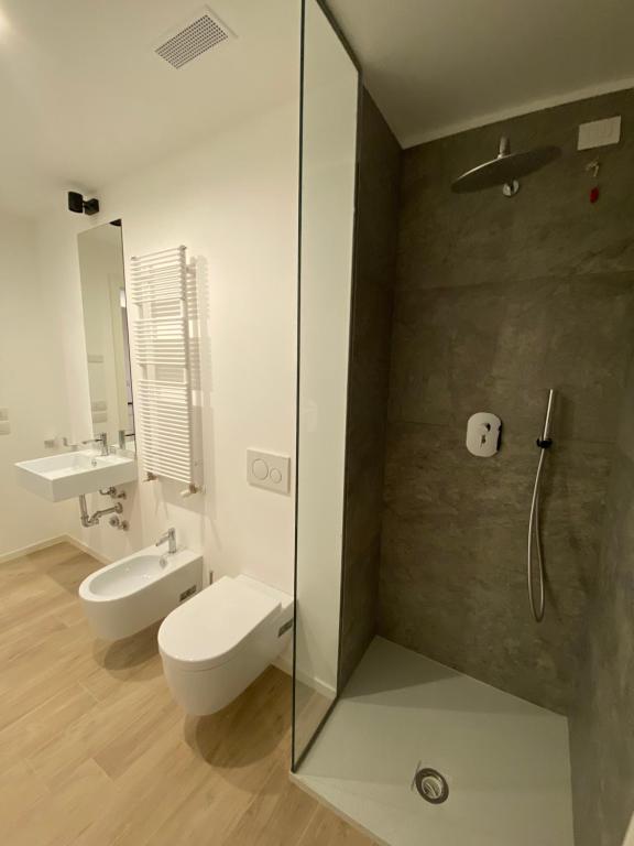 Um banheiro em Cortemaggiore 4D Luxury-Flexrent Abissinia