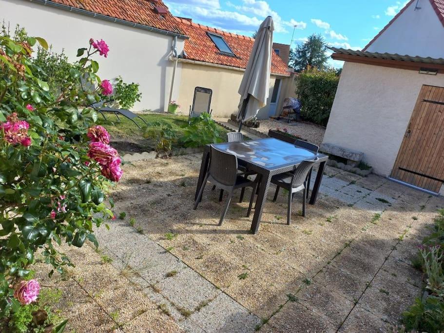 Vonkajšia záhrada v ubytovaní maison chaleureuse solognote mitoyenne