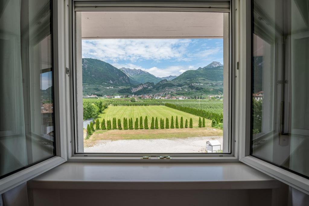 Nespecifikovaný výhled na hory nebo výhled na hory při pohledu z hotelu