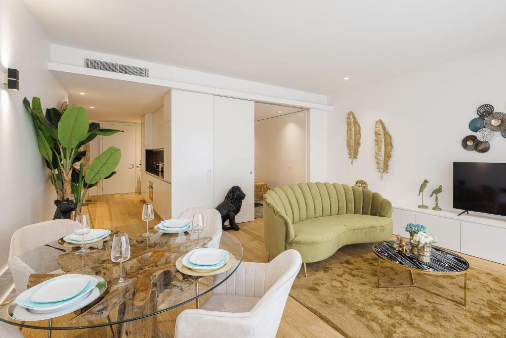 The Downtown Charming Apartments