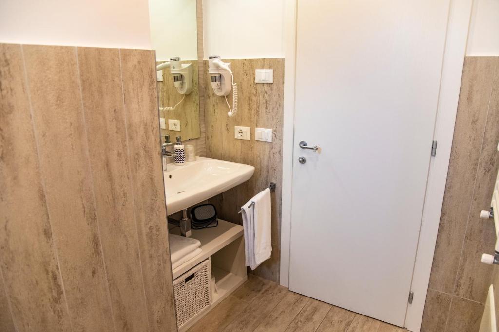 ON' MICHELE GUEST HOUSE - 6