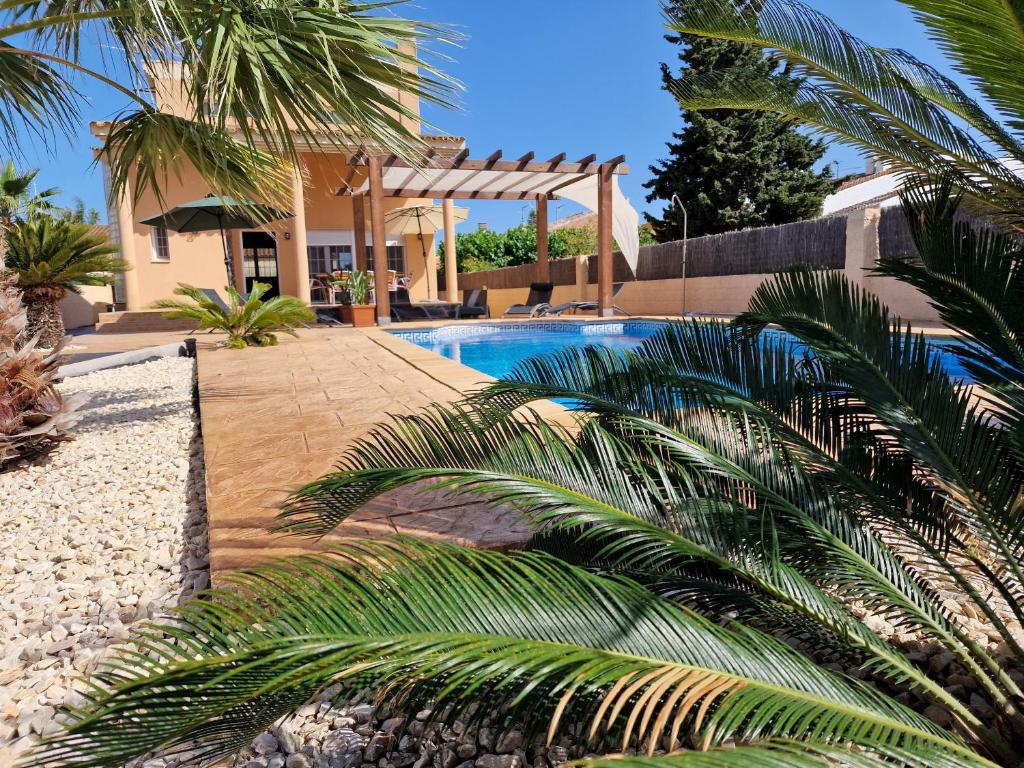 Bazén v ubytování Riumar "Agostino", 300m to beach, private pool, On-Site-Service, dog beach nebo v jeho okolí