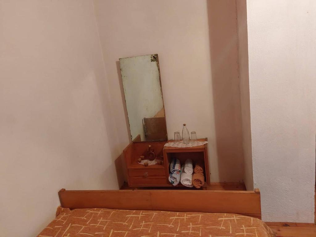 Postel nebo postele na pokoji v ubytování Prespa`s Balcony Guesthouse