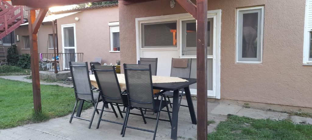 Budova, v ktorej sa apartmán nachádza