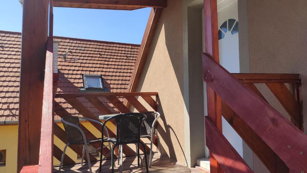 Balkón alebo terasa v ubytovaní Lelle Lelke Apartmanház