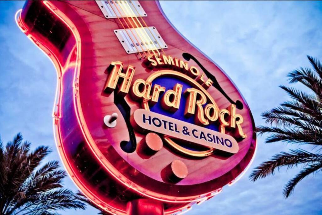 Certifikát, hodnocení, plakát nebo jiný dokument vystavený v ubytování Stylish Suite Tampa Minutes to Hard Rock Casino