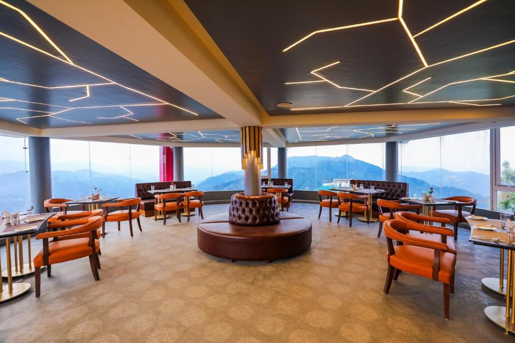 Nespecifikovaný výhled na hory nebo výhled na hory při pohledu z hotelu