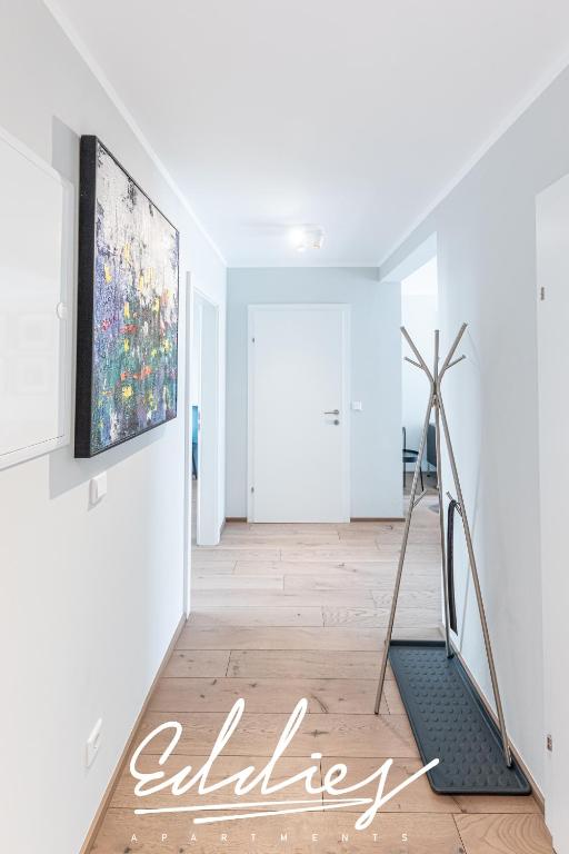 Eddie’s Design Apartments - 4