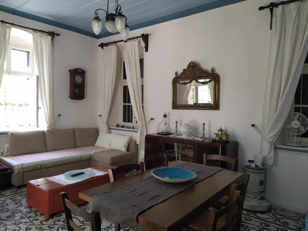 Fotografie z fotogalerie ubytování Traditional summer house v destinaci Ialyssos