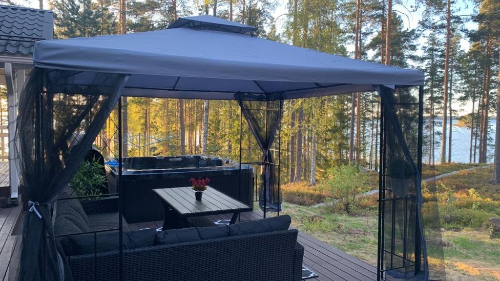 Elegant villa on the shore of Lake Saimaa, Lappeenranta – Updated 2023  Prices