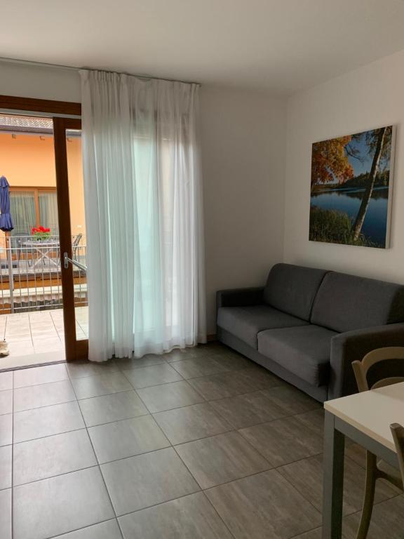 Zdjęcie z galerii obiektu Appartamento IRIS w mieście Spinone Al Lago