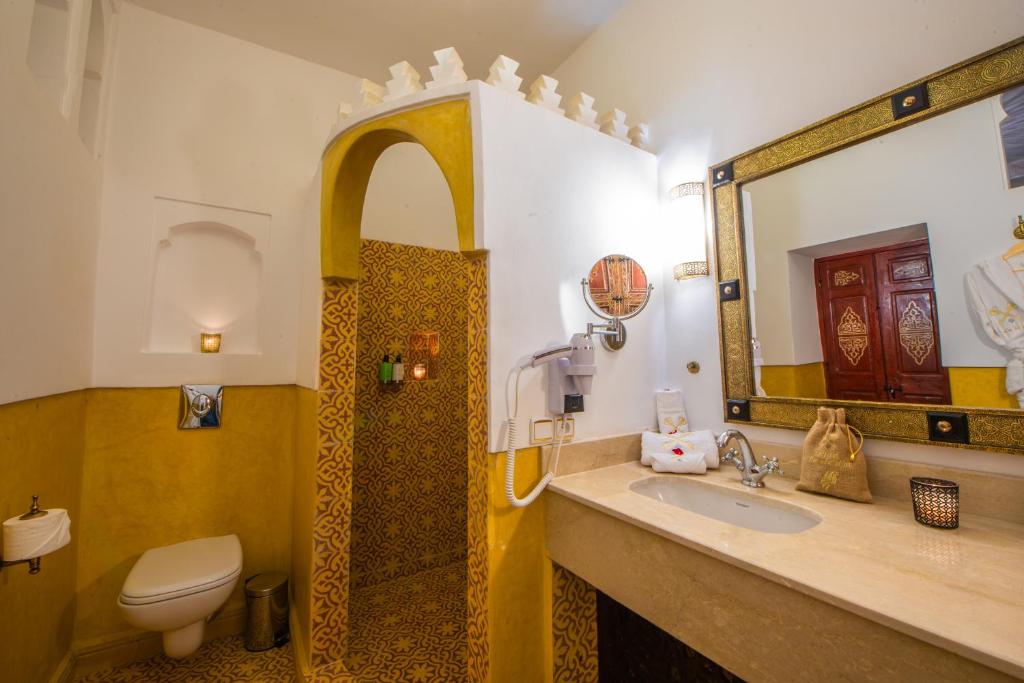 Koupelna v ubytování Riad la clé d'or & spa