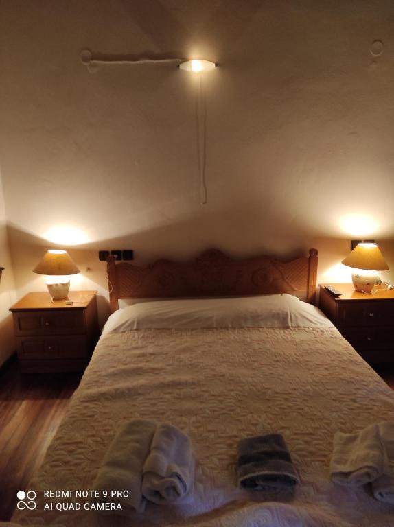 Un pat sau paturi într-o cameră la ΘΕΤΙΣ