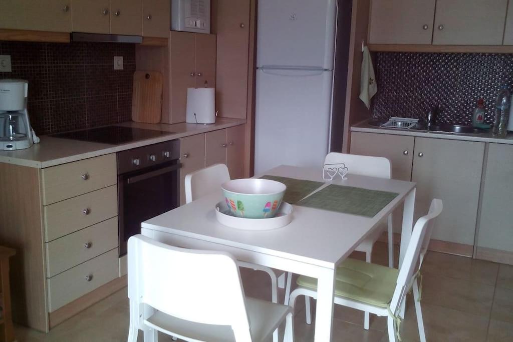 Kuchyňa alebo kuchynka v ubytovaní jazzyhome in Volos