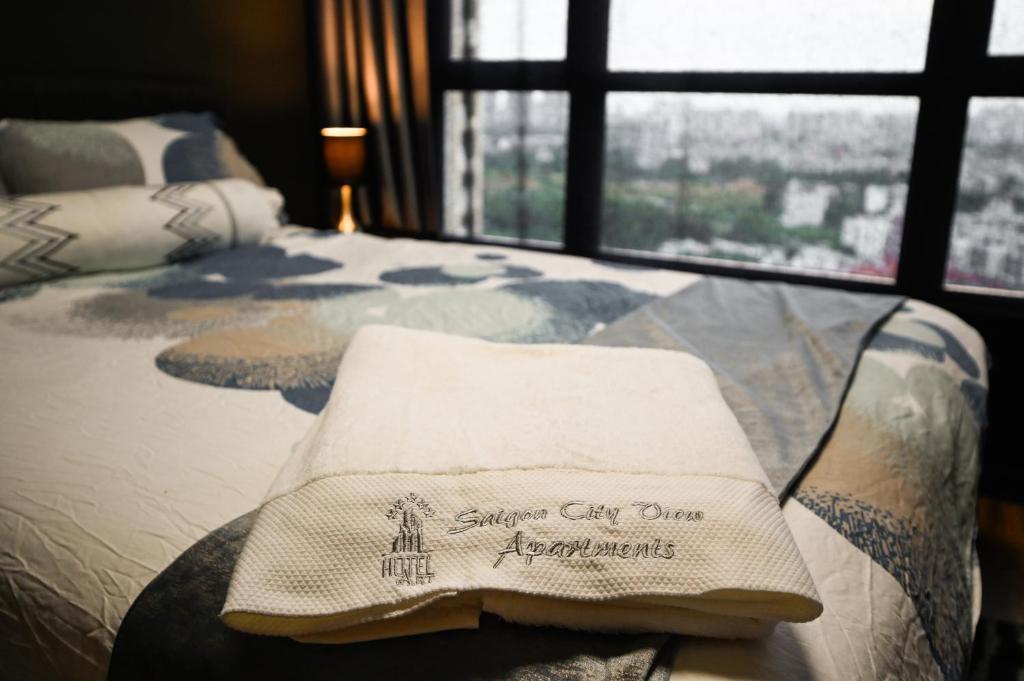Estella Heights Saigon City View 2BR Apartment & Pool, Ho Chi Minh City - Hizvo