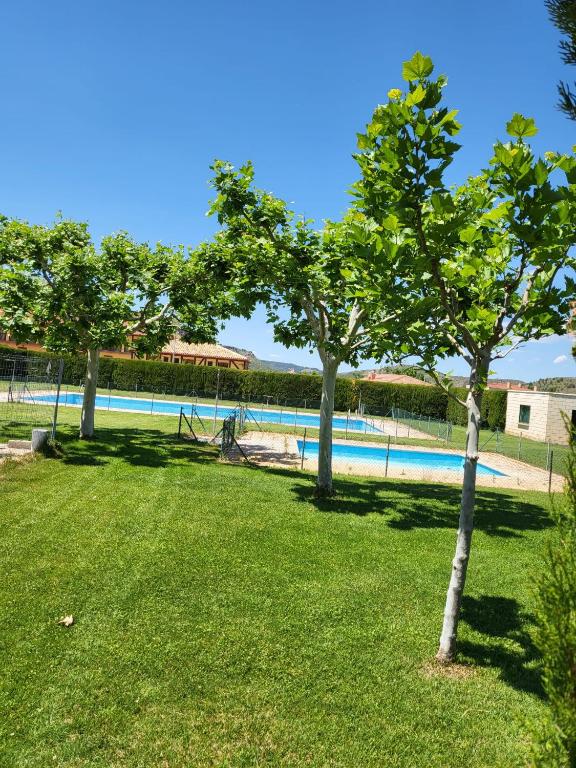 Bazén v ubytování Casa Rural Reyes nebo v jeho okolí