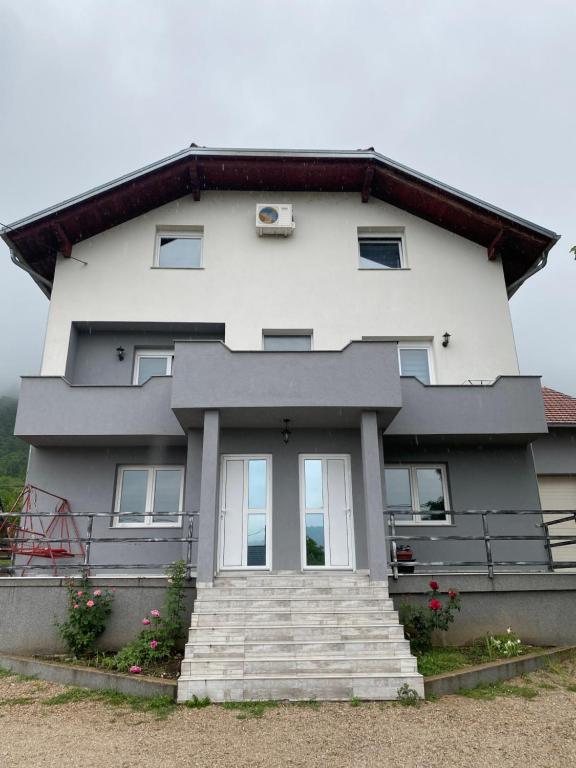 Tatil evinin bulunduğu bina