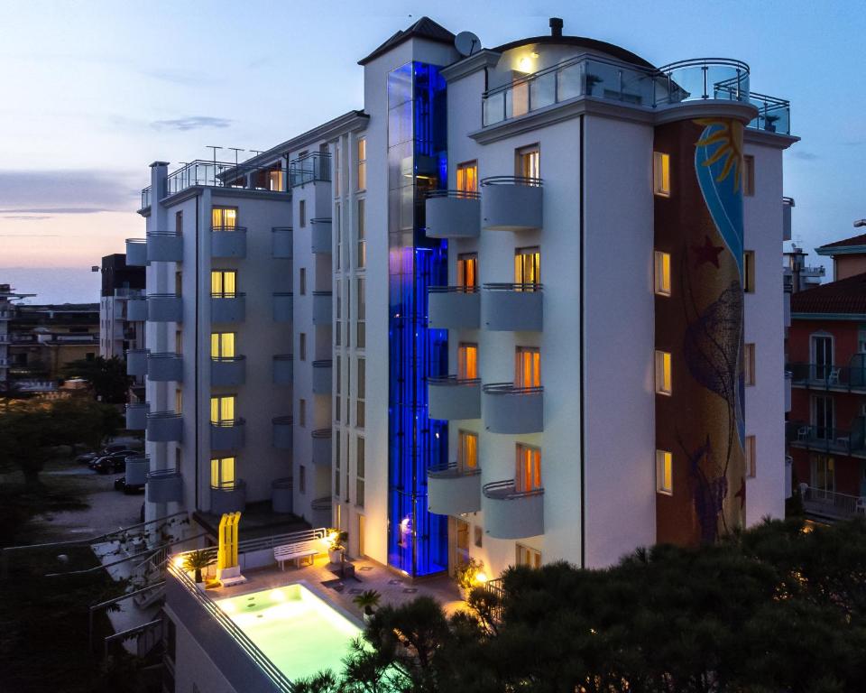 Bazén v ubytování Hotel Coppe Jesolo nebo v jeho okolí