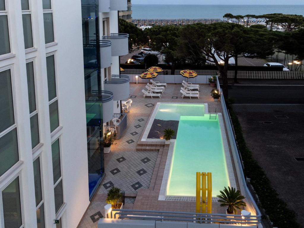 Bazén v ubytování Hotel Coppe Jesolo nebo v jeho okolí